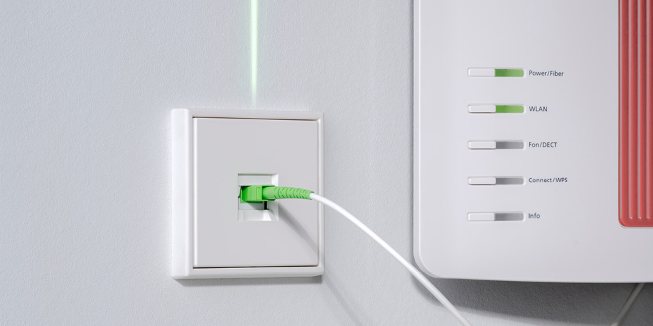 Die neuen Glasfaser-Anschlussdosen bei Höfer Stefan Elektroanlagen in Holzkirchen